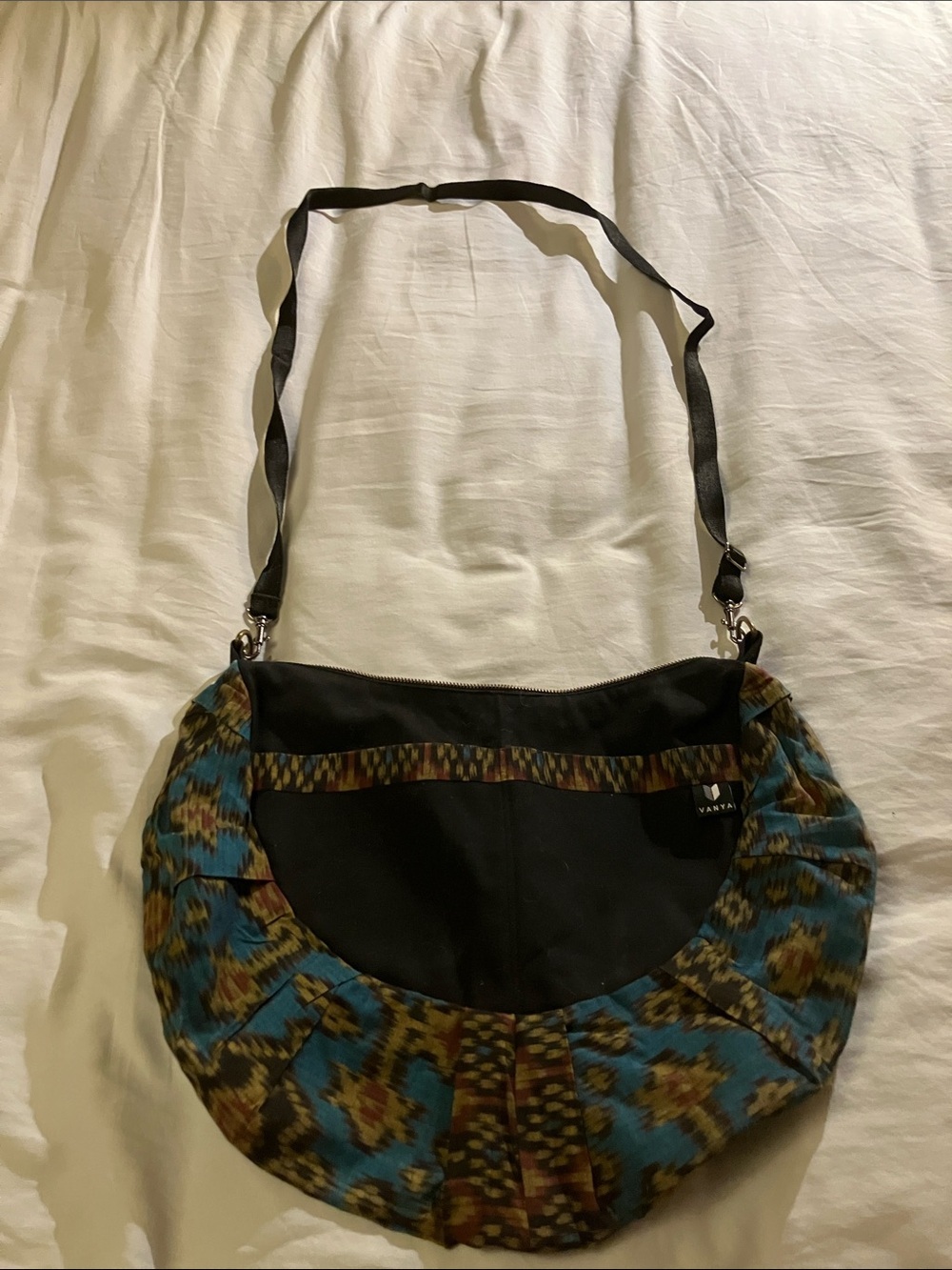 Vanya cross body hobo bag with 26” adjustable drop  Guatemalan fabric - Picture 9 of 11